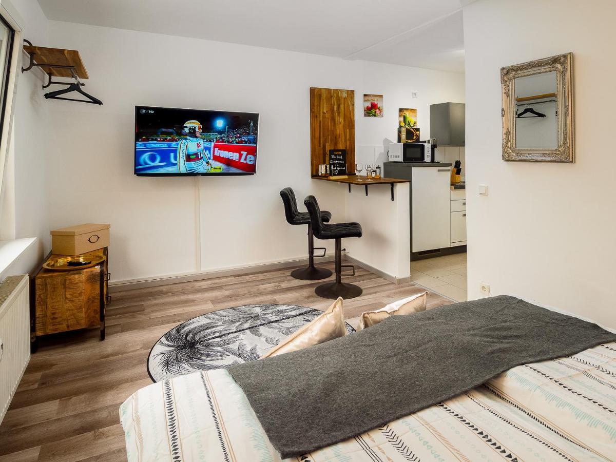 Gemuetliche & Individuelle Ferienwohnungen In Krefeld - Junik Apartments Экстерьер фото