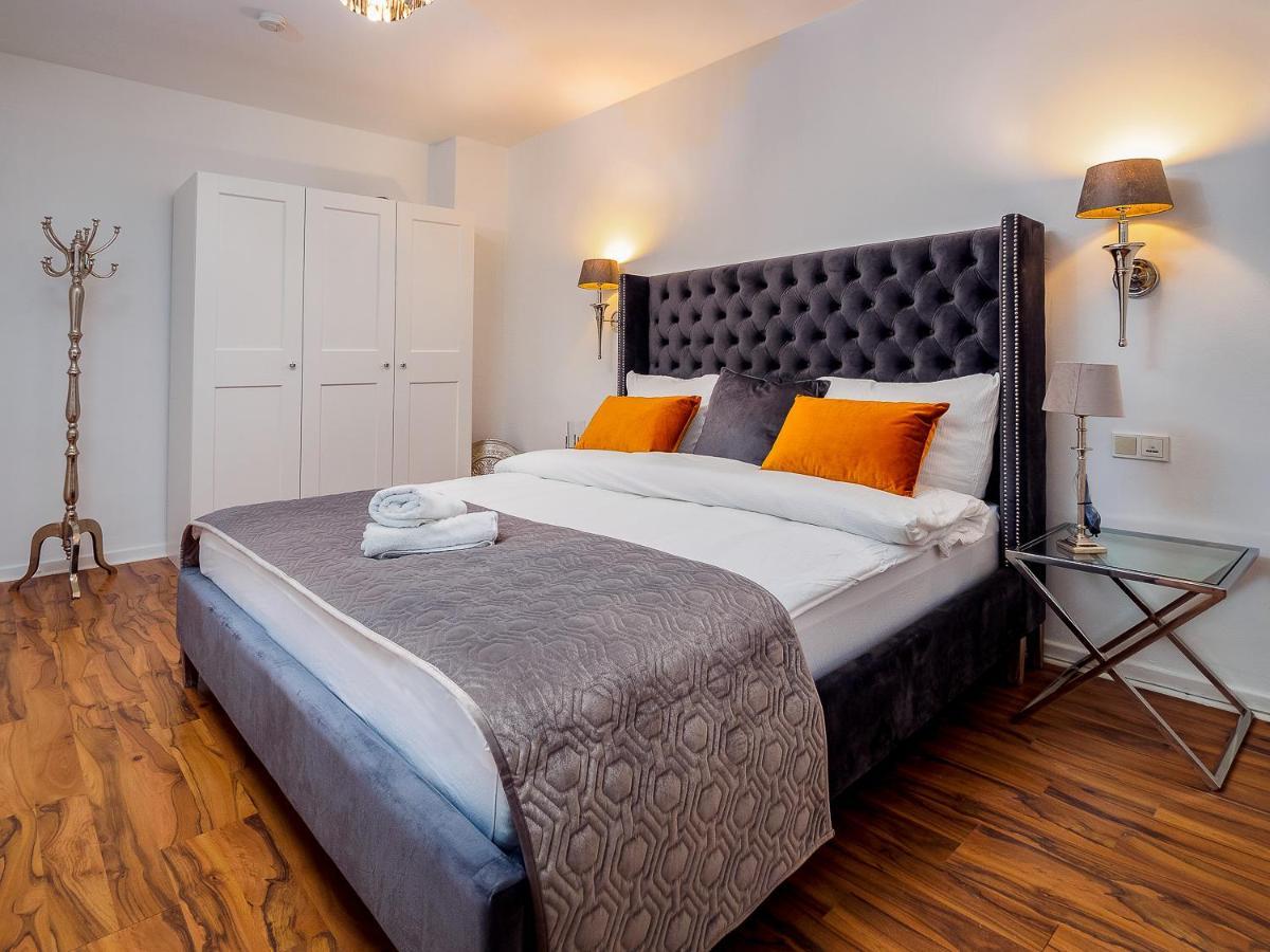Gemuetliche & Individuelle Ferienwohnungen In Krefeld - Junik Apartments Экстерьер фото